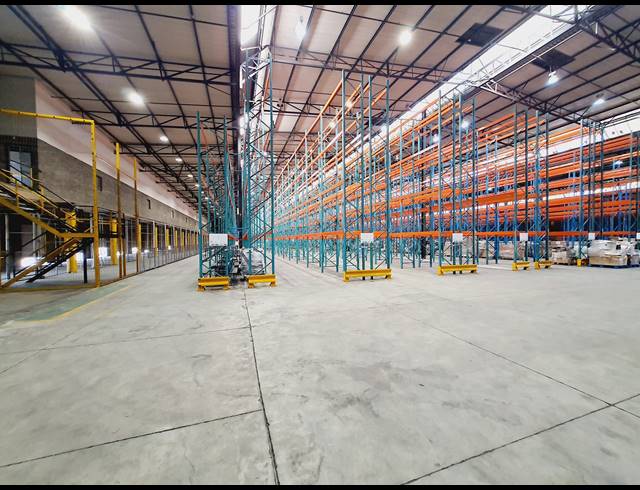 7,988M² WAREHOUSE TO LET IN RANDJESPARK
